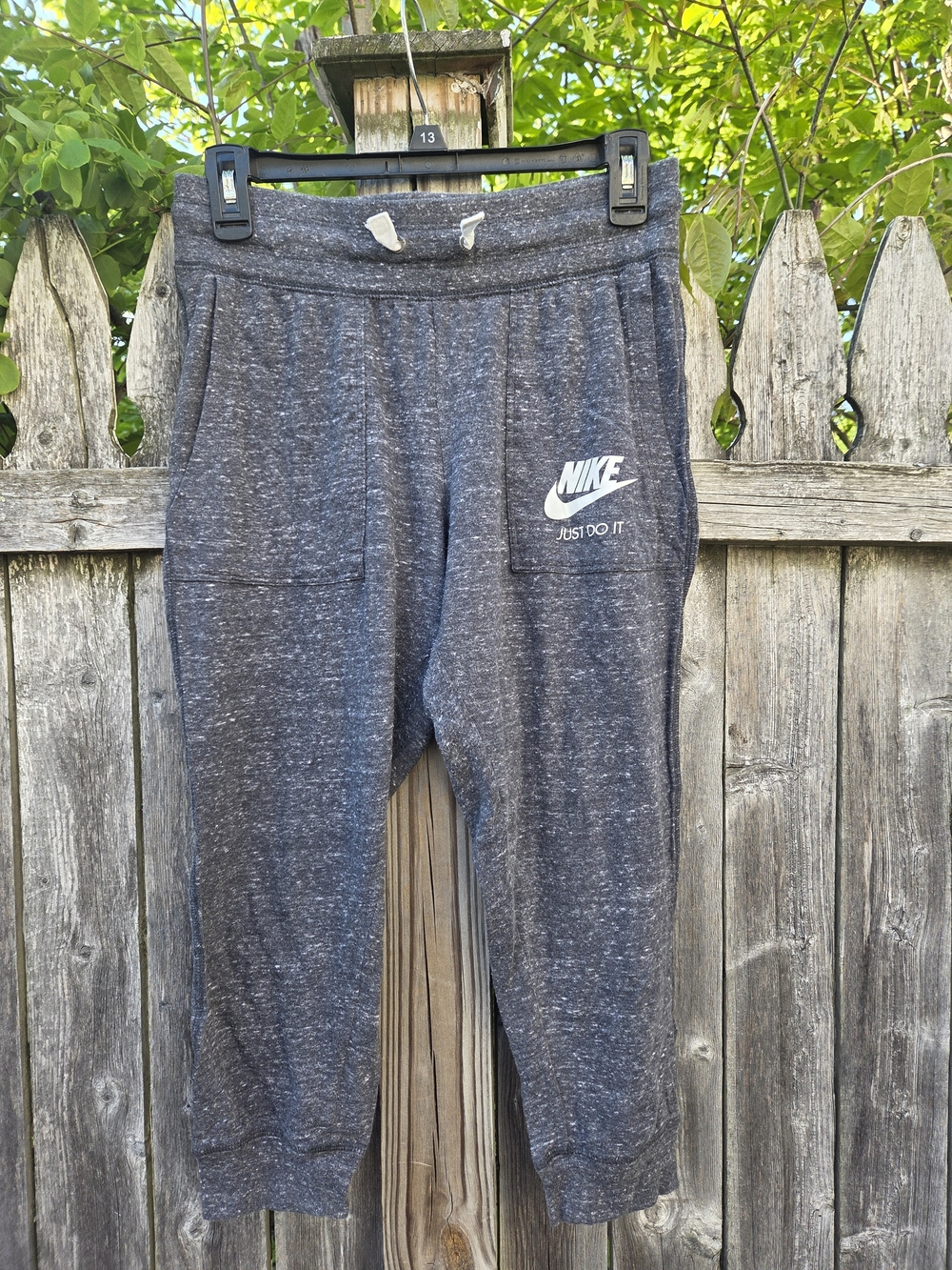Nike Women's Gray Jogger Sweatpants - Heather Charcoal